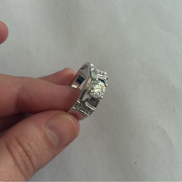 NWT moissanite size 12 silver ring with GRA certification - Picture 5 of 7